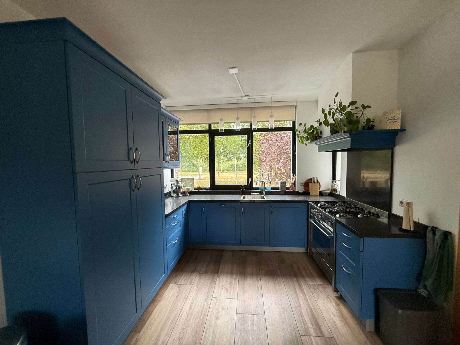 Complete blauwe keuken per september beschikbaar, Huis en Inrichting, Keuken | Complete keukens, Ophalen, Gebruikt, Blauw, U-keuken