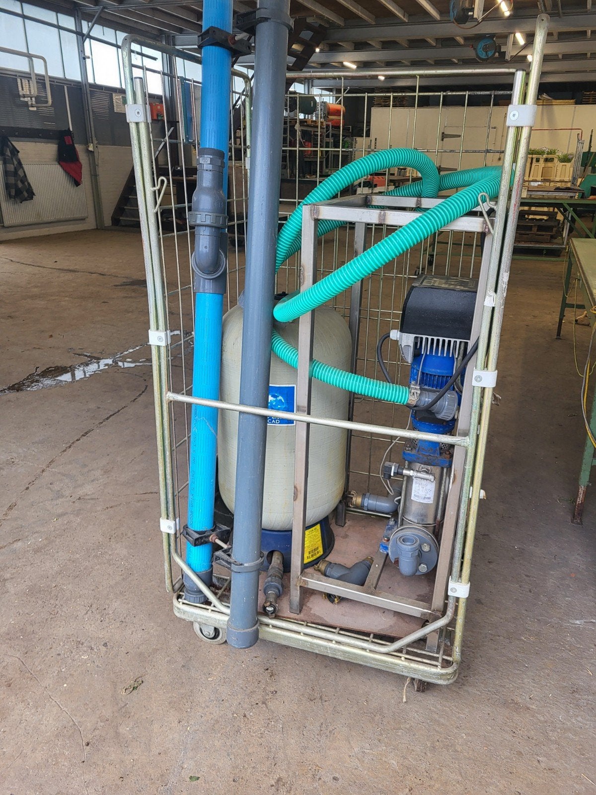 te koop: lowara pomp met hydrovar regelaar en expansievat, Ophalen