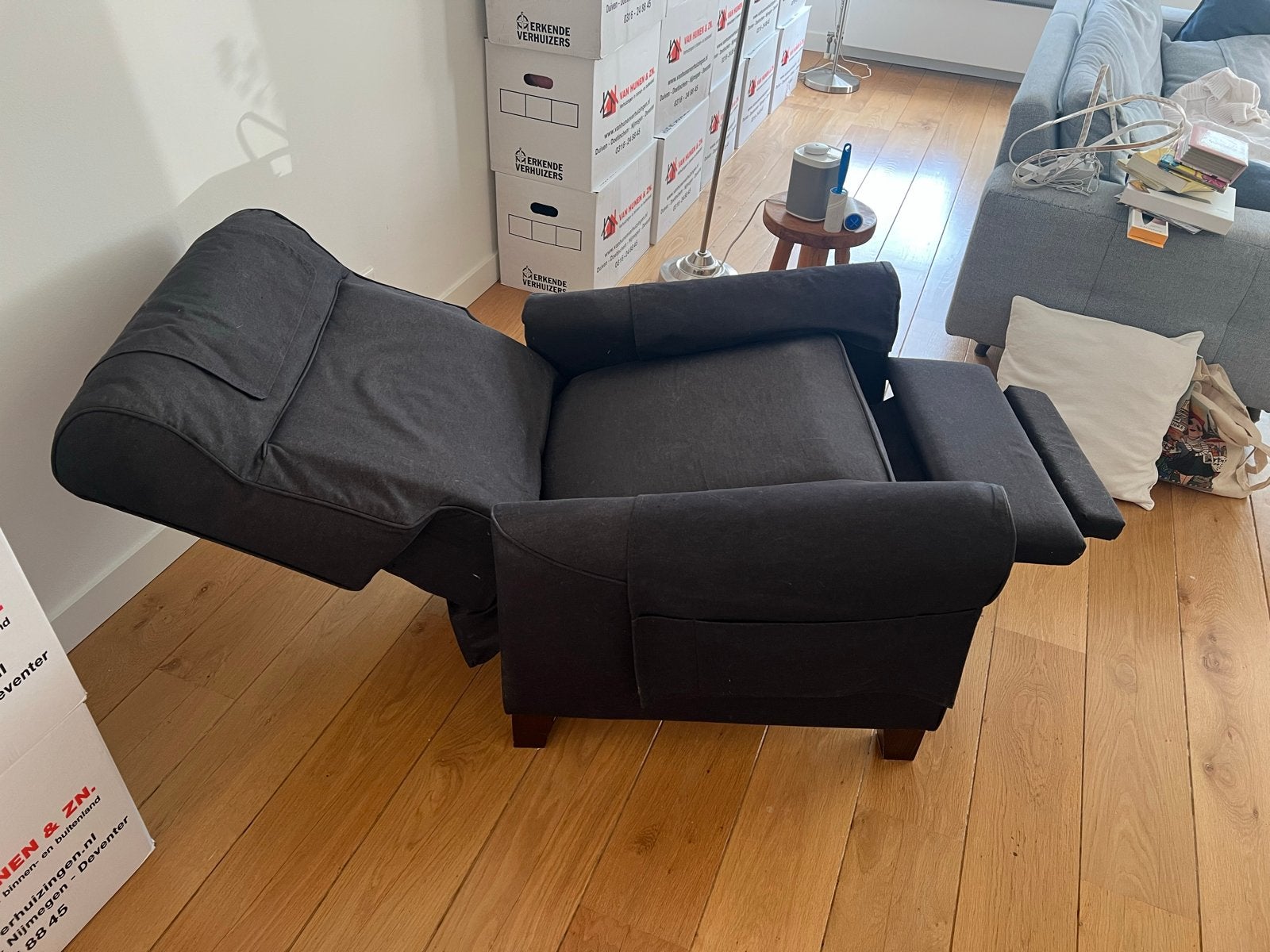 Gratis af te halen: Zwarte IKEA Luie Stoel in Goede Staat, Ophalen of Verzenden, Gebruikt, Stof
