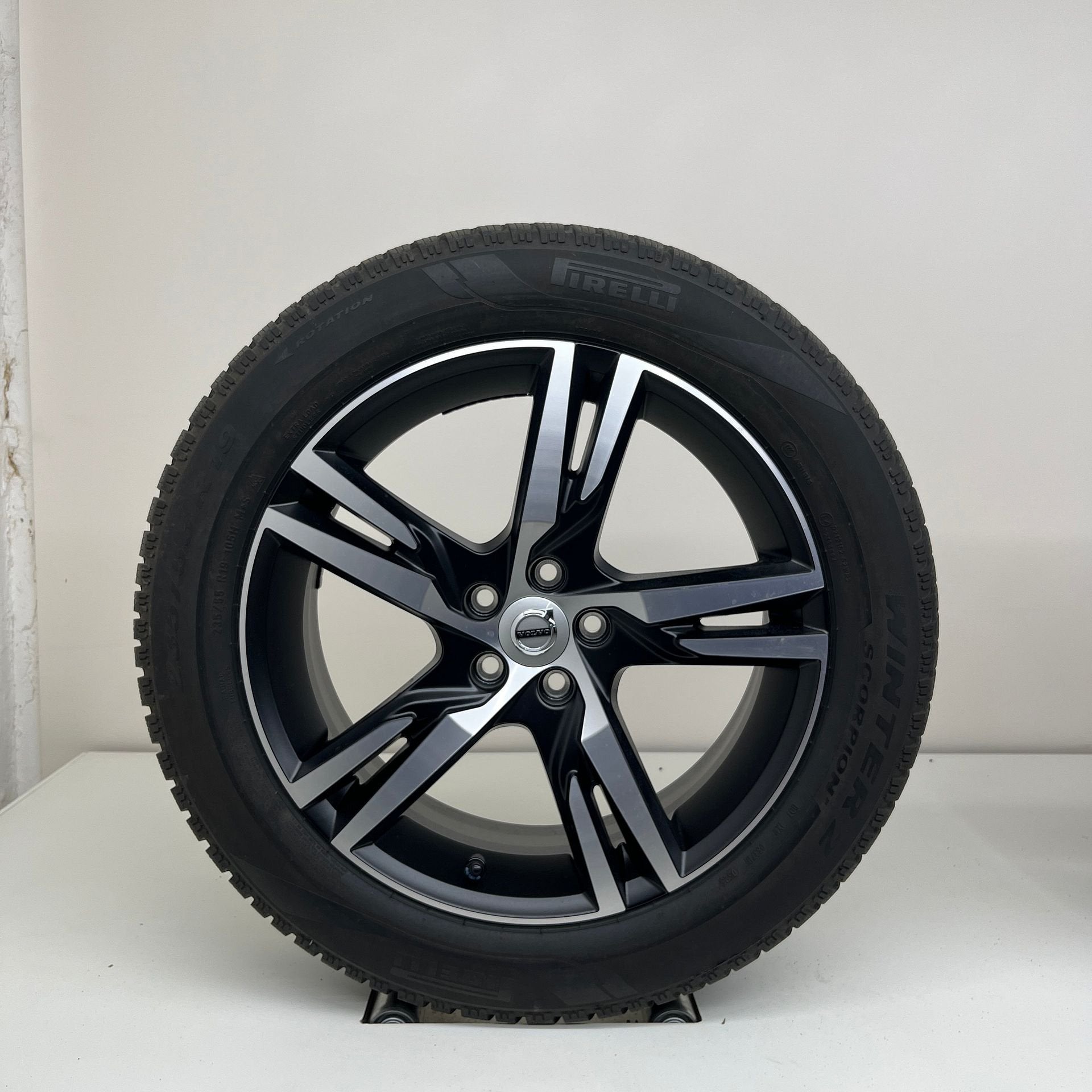 Volvo XC60 - 19 inch - winterbanden, 19 inch, Gebruikt, Banden en Velgen, 235 mm