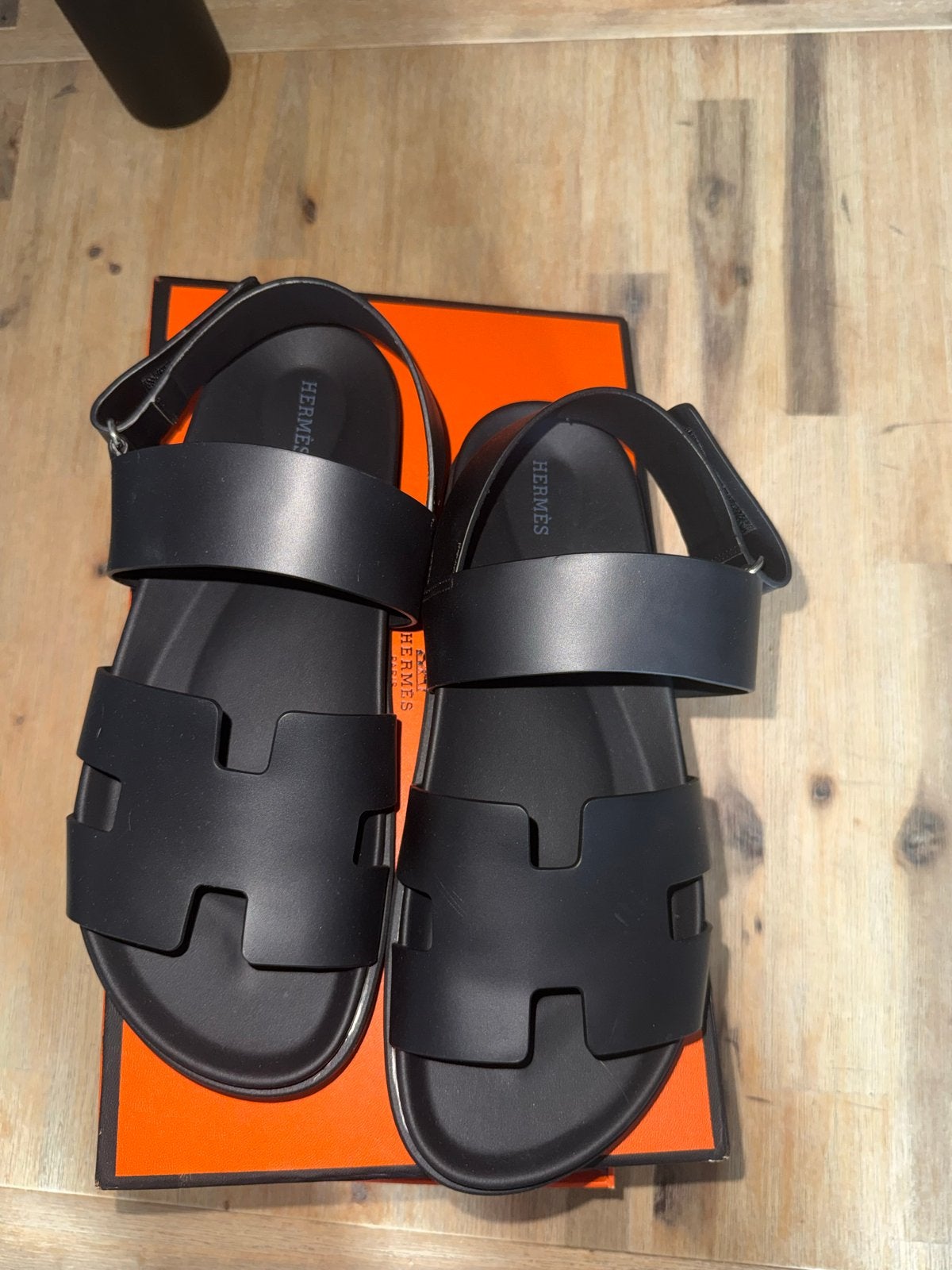 Hermes Sandalen, Ophalen of Verzenden, Nieuw, Zwart, Sandalen