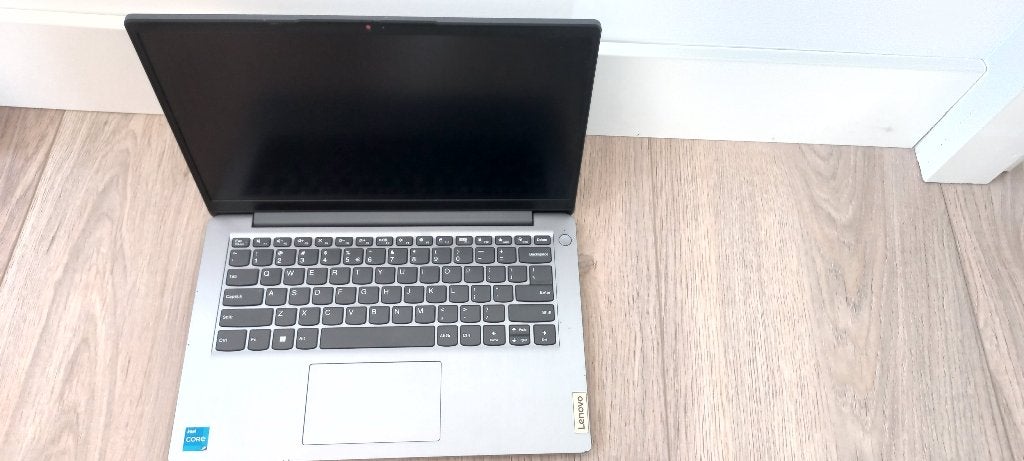 te koop Lenovo laptop (defect), Computers en Software, Windows Laptops, 2 tot 3 Ghz, Qwerty, 8 GB, 500 gb ssd