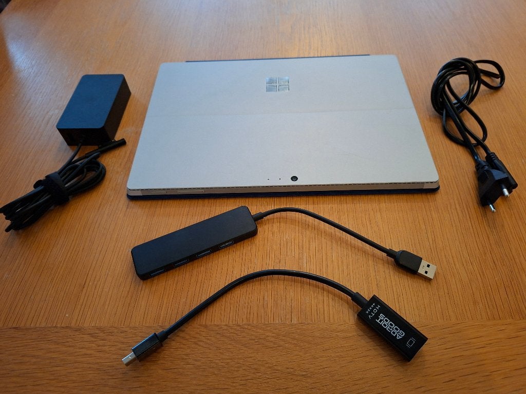 Microsoft Surface Pro 4 incl. USB-hub en mini-DP naar HDMI, 2 tot 3 Ghz, Qwerty, 8 GB, 12 inch