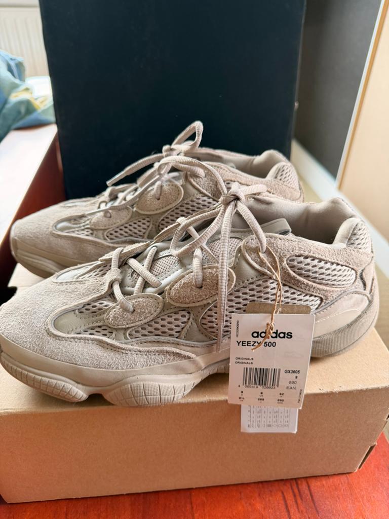 Yeezy 500 maat 42 - origineel / ongedragen / double box, Kleding | Heren, Schoenen, Overige kleuren, Nieuw, Ophalen of Verzenden