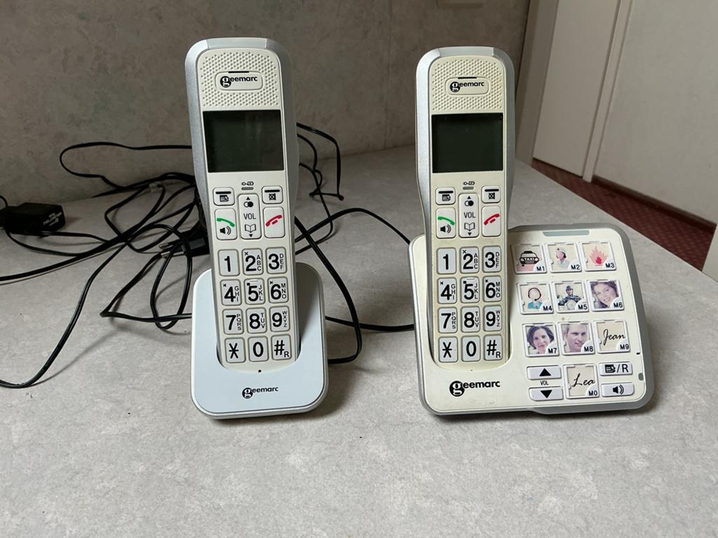 Geemarc seniorentelefoon met 2 handsets en fototoetsen, Ophalen of Verzenden, Gebruikt, 2 handsets