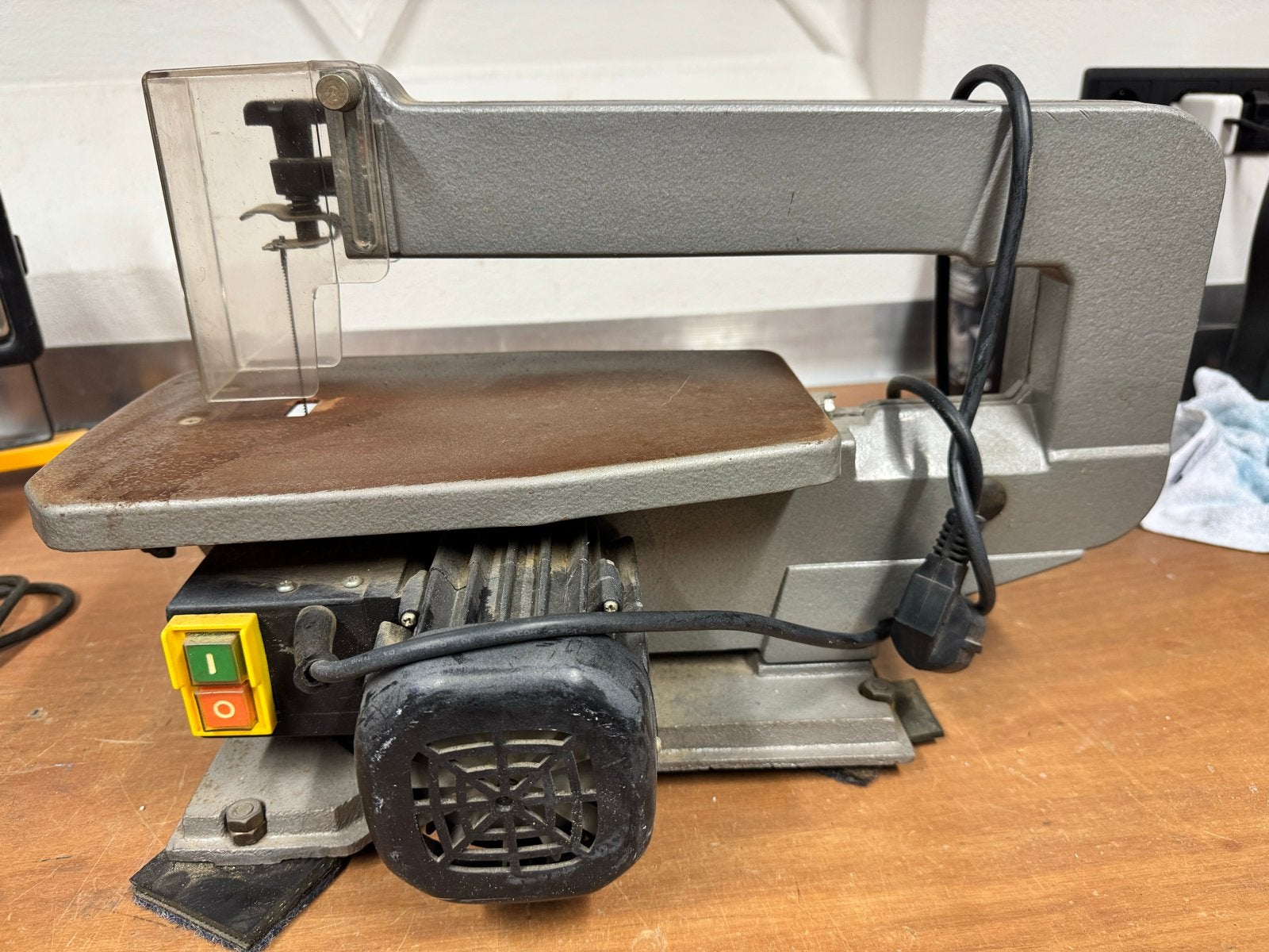 Kinzo Figuurzaagmachine 70W - Ideaal voor precisiewerk, Doe-het-zelf en Verbouw, Gereedschap | Zaagmachines, Minder dan 30 mm