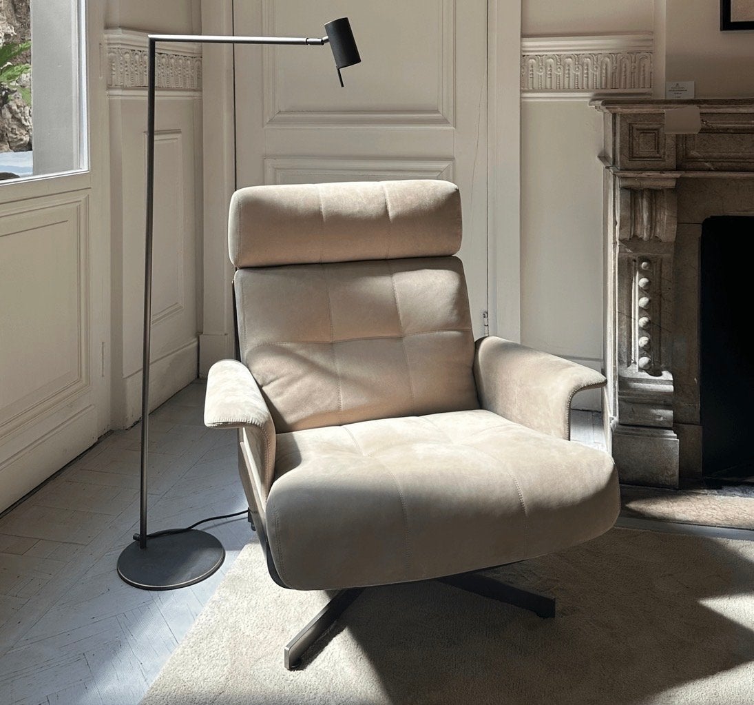 Minotti Daiki fauteuil pelle nubuk, Ophalen, Nieuw, Hout, 75 tot 100 cm