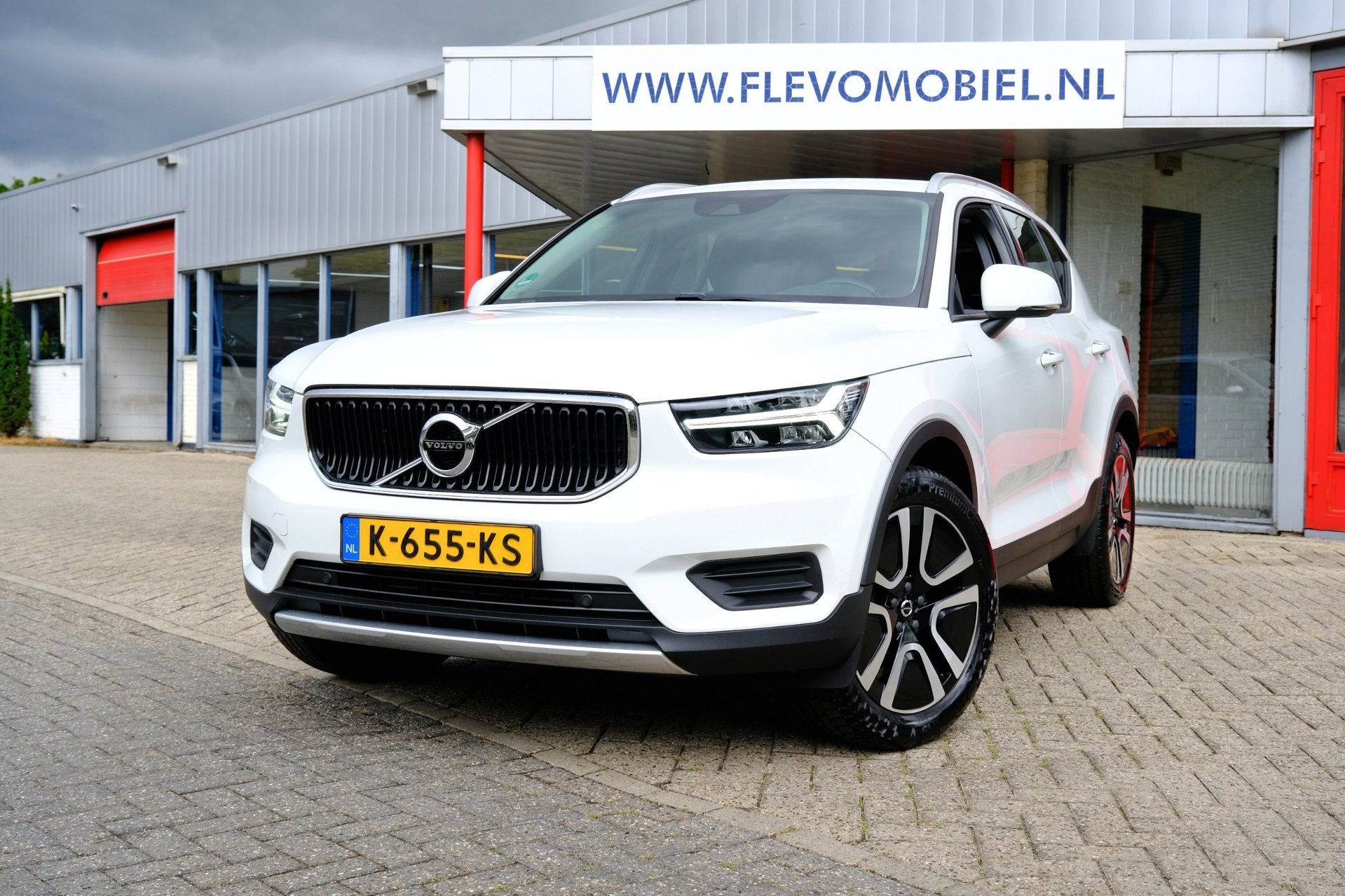 Volvo XC40 1.5 T2 Business Pro Aut. Leder|1e Eig|Navi|CarPla, Gebruikt, Euro 6, 129 pk, Wit