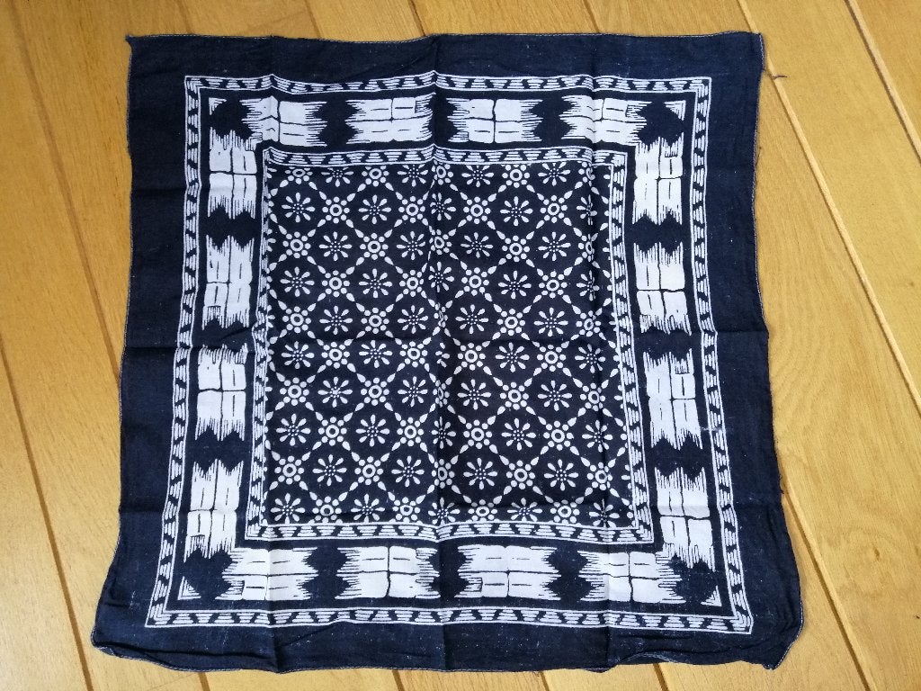 Sjaal blauw wit - nieuw -, Ophalen of Verzenden, Nieuw, Maat 46/48 (XL) of groter, Sjaal