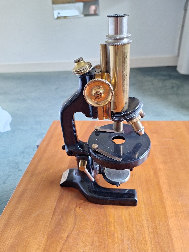 microscoop merk Reichert, Ophalen