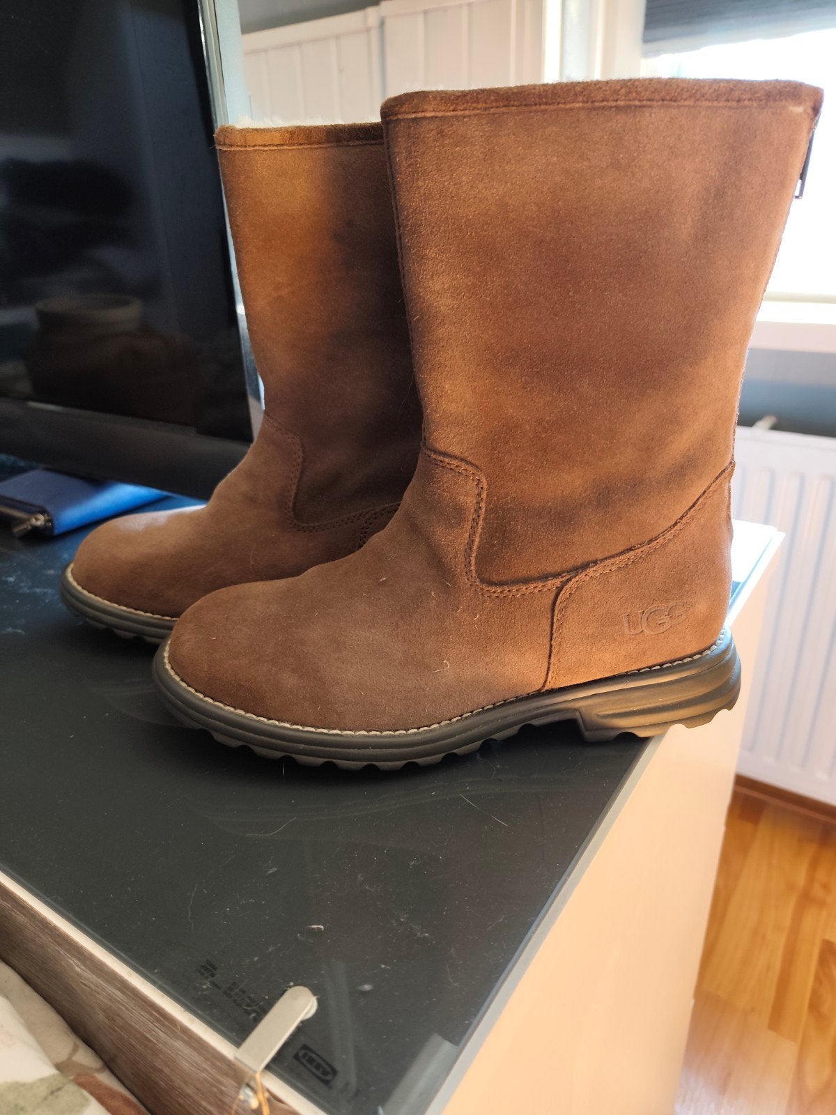 UGG Laarzen Maat 38 - Nieuw, UGG, Bruin, Lage of Enkellaarzen, Nieuw