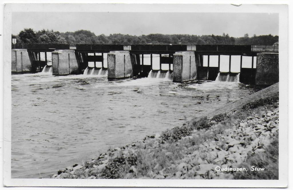 Oudleusden Stuw Gelopen Ansichtkaart (B7572), Verzenden, 1960 tot 1980, Gelopen