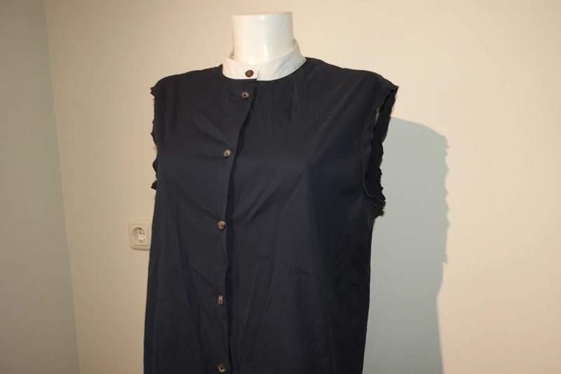 Lanvin donker blauwe door knoop blouse top kraagje wit F44, Lanvin, Maat 42/44 (L), Zo goed als nieuw, Verzenden