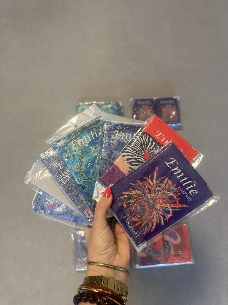 Partij paspoorthoesjes – 84 stuks (7 designs) – nieuw, Overige merken, Overige kleuren, Fliex, Verzenden