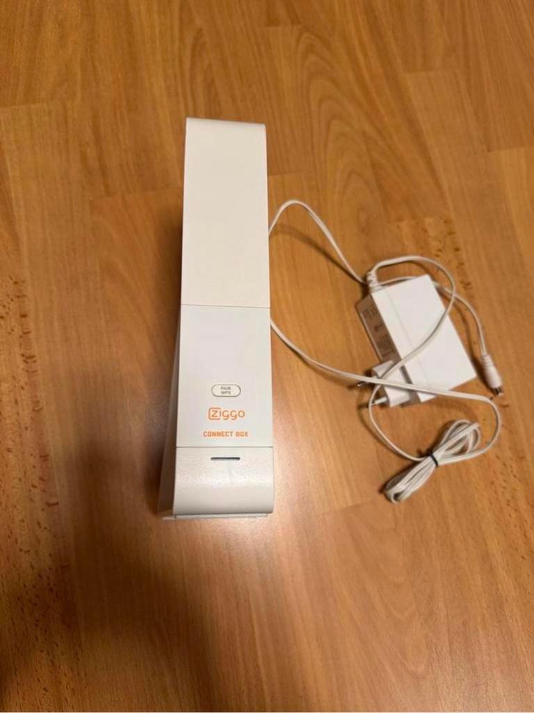 Ziggo Connect Box Router met Modem, Computers en Software, Routers en Modems, Ophalen of Verzenden, Zo goed als nieuw, Router met modem
