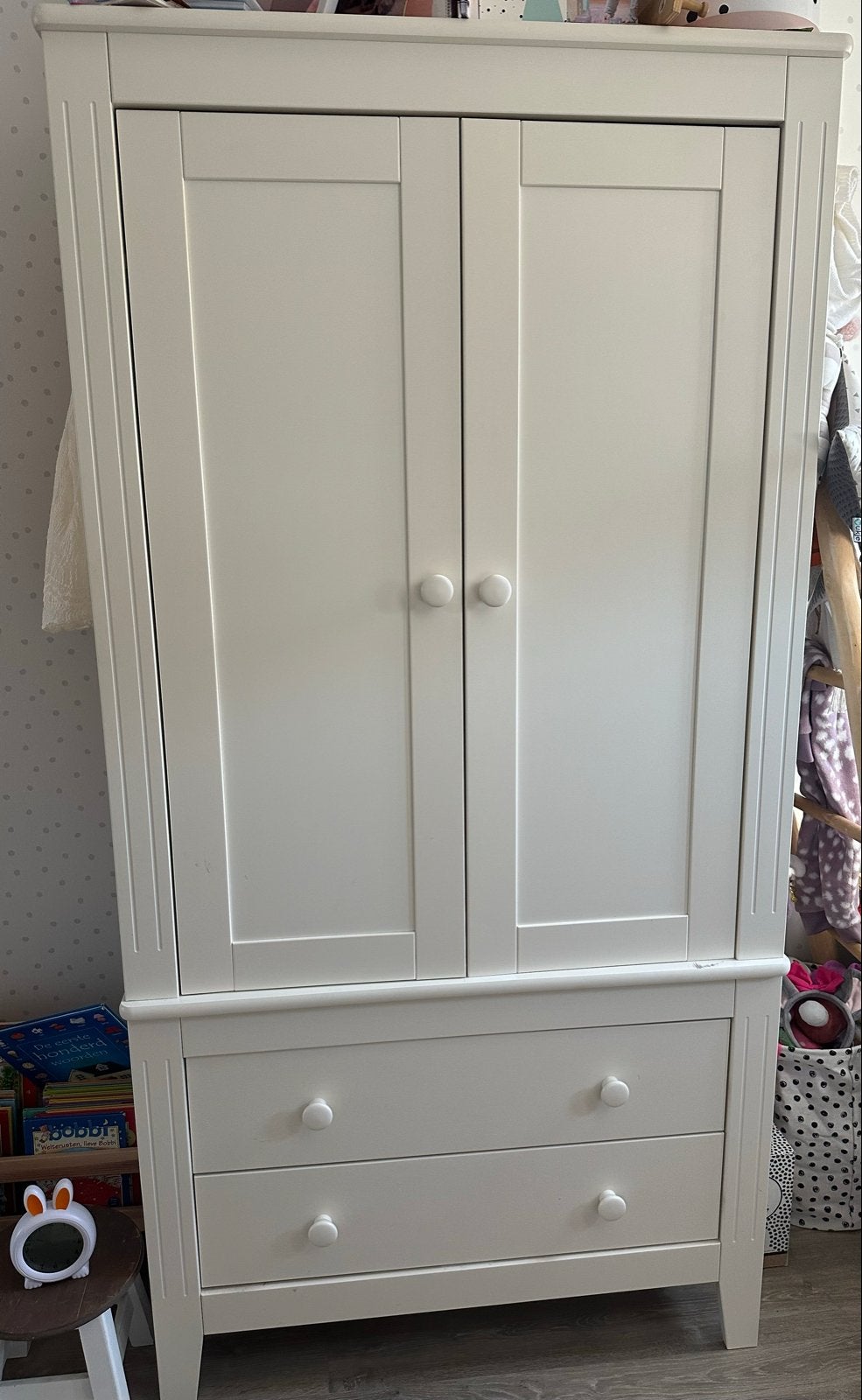Complete babykamer (ledikant, commode, kledingkast)