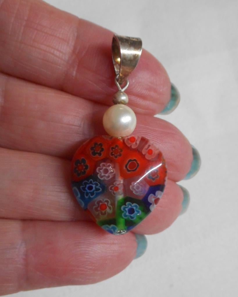 Hart hanger glas met bloemetjes en zilveren hangoog nr.1654, Overige kleuren, Zo goed als nieuw, Hart, Glas of Kristal