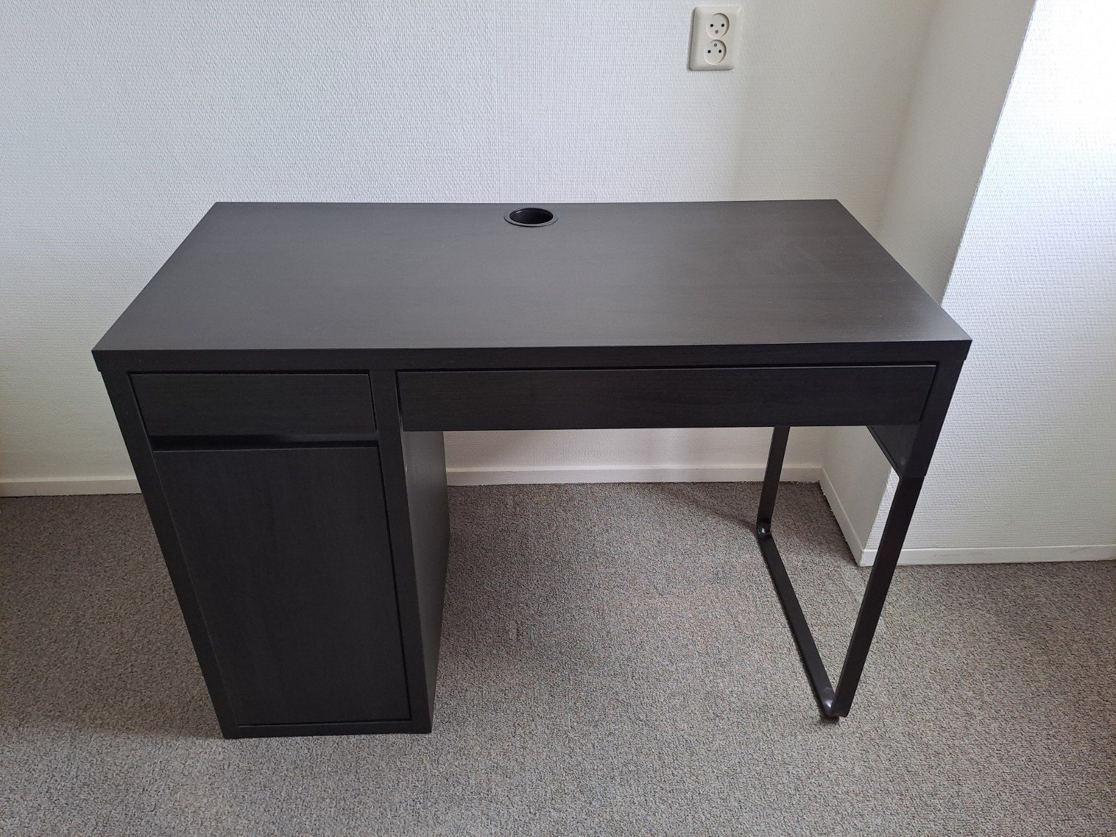 Ikea Micke bureau, Huis en Inrichting, Bureaus, Ophalen, Zwart, 105 cm, Zo goed als nieuw