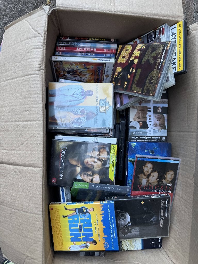 Grote partij DVD’s + Xbox 360 & Xbox One games – hele doos, Alle leeftijden, Ophalen, Gebruikt