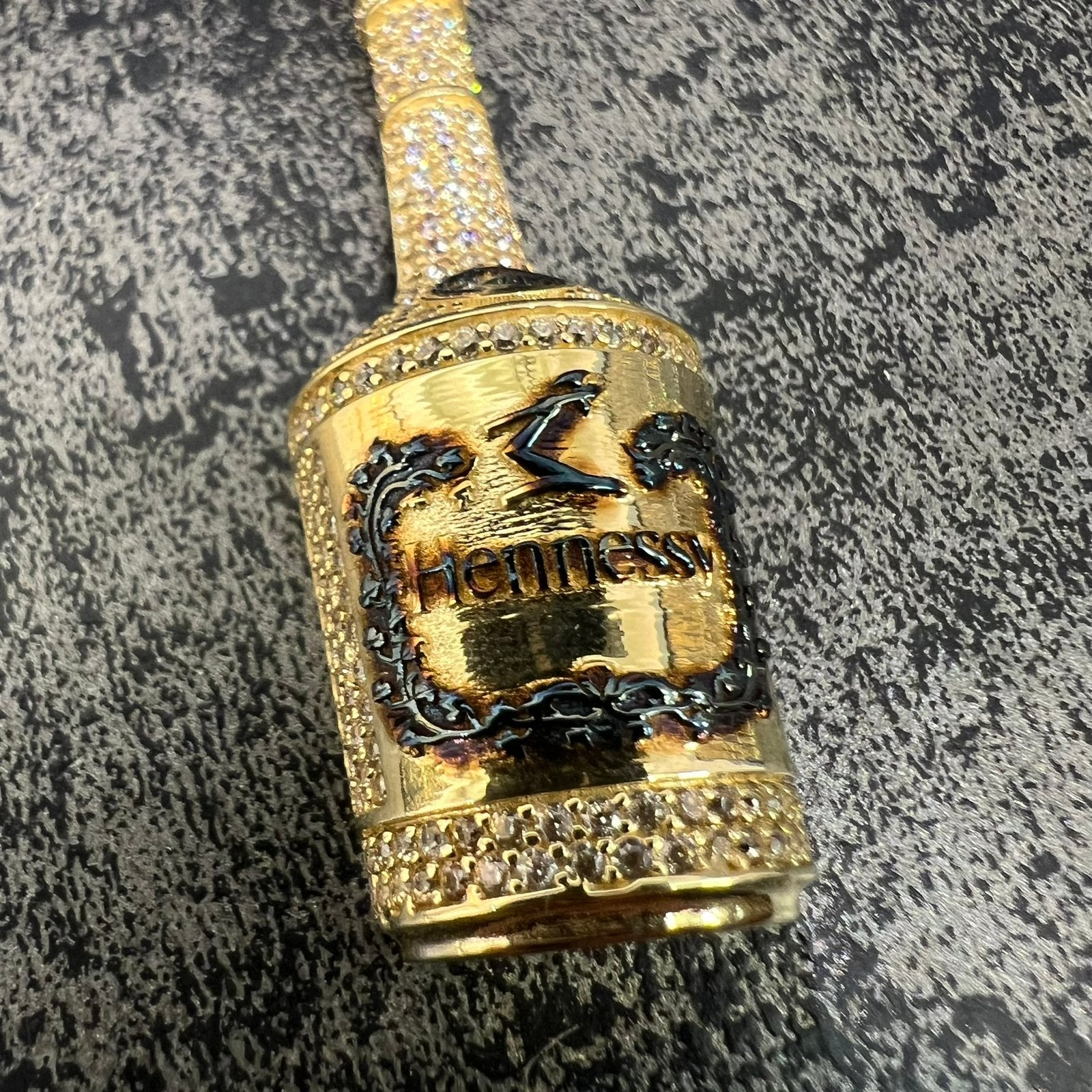 14 kataats gouden hanger Hennessy model, Ophalen of Verzenden, Nieuw, Goud, Kruis of Symbool