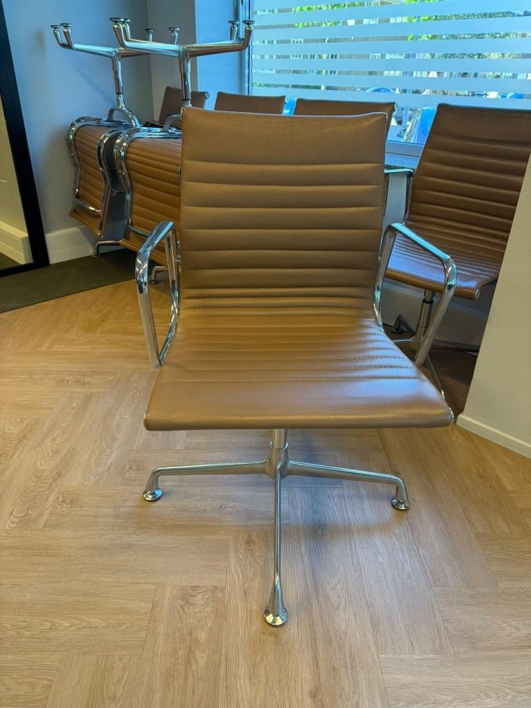 Mooie staat cognac stoelen - 8 stuks, Huis en Inrichting, Bureaustoelen, Ophalen, Zo goed als nieuw, Bruin, Bureaustoel