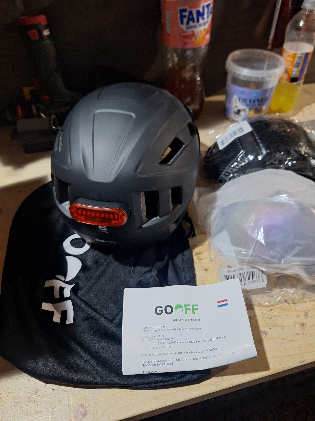 Gooff Pilot Fietshelm met achterlicht, Overige maten, Ophalen of Verzenden, Zo goed als nieuw, Gooff
