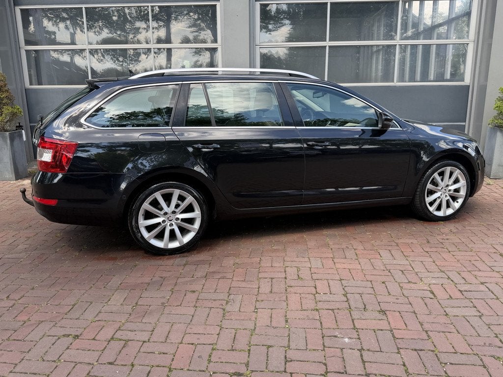 Skoda Octavia Combi 1.4 TSI Greentech Elegance Businessline, Auto's, Skoda, Euro 5, Gebruikt, 4 cilinders, 1192 kg