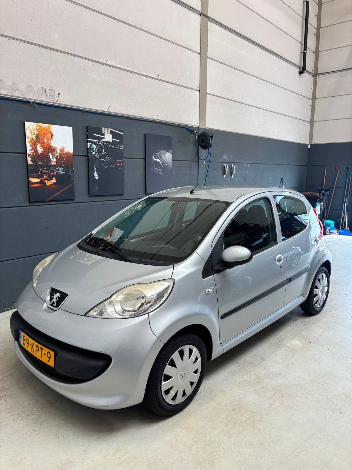 Peugeot 107 1.0 12V 5DR 2010 Grijs Airco Nieuwe Apk, Voorwielaandrijving, Stof, Zwart, 4 stoelen