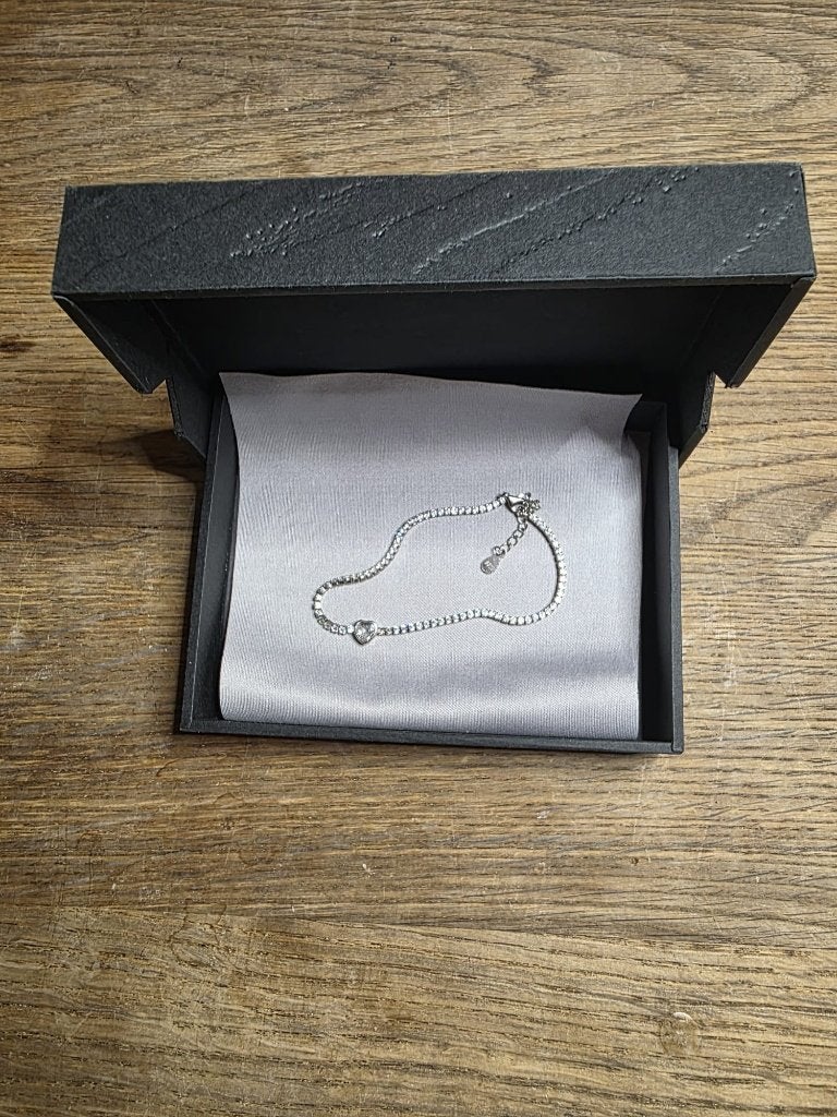 925 sterling zilveren armband met zirkonia’s en een hartje, Met kristal, Ophalen of Verzenden, Zo goed als nieuw, Zilver