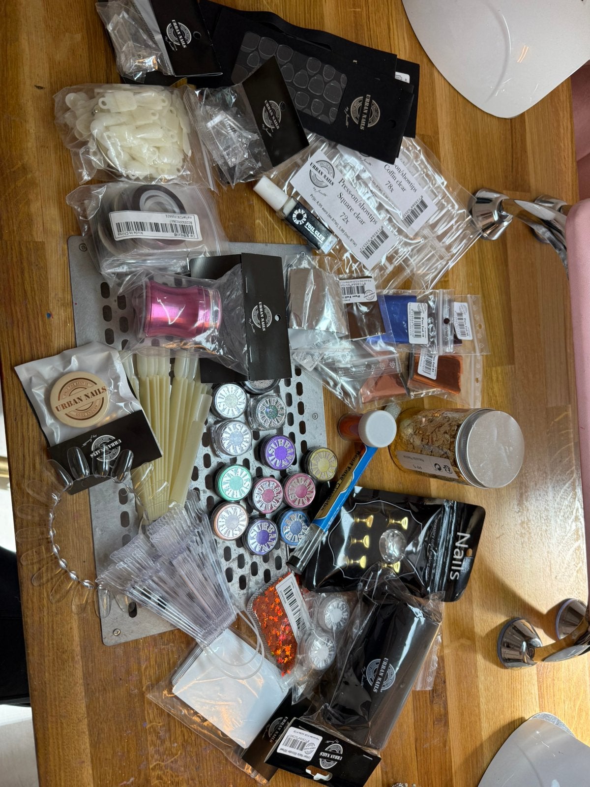 Te koop urban nails nail art pakket met vele benodigheden, Sieraden, Tassen en Uiterlijk, Ophalen of Verzenden, Zo goed als nieuw