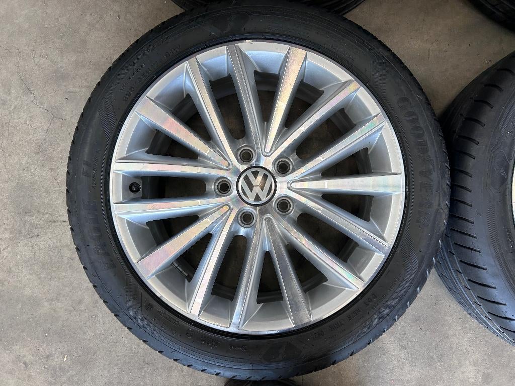 17 Queensland velgen + zomerbanden Volkswagen Golf, Auto-onderdelen, Gebruikt, Banden en Velgen, 17 inch, Ophalen of Verzenden