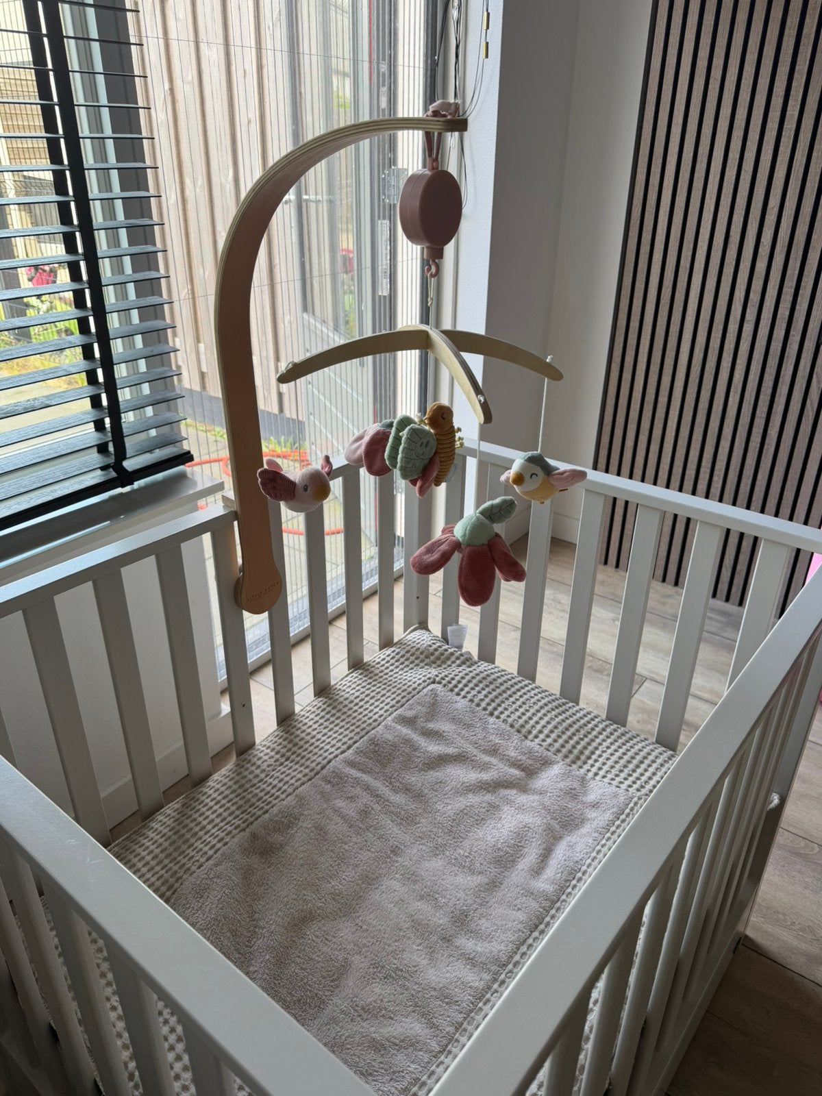 Little Dutch houten boxmobiel, Kinderen en Baby's, Ophalen, Zo goed als nieuw, Rond