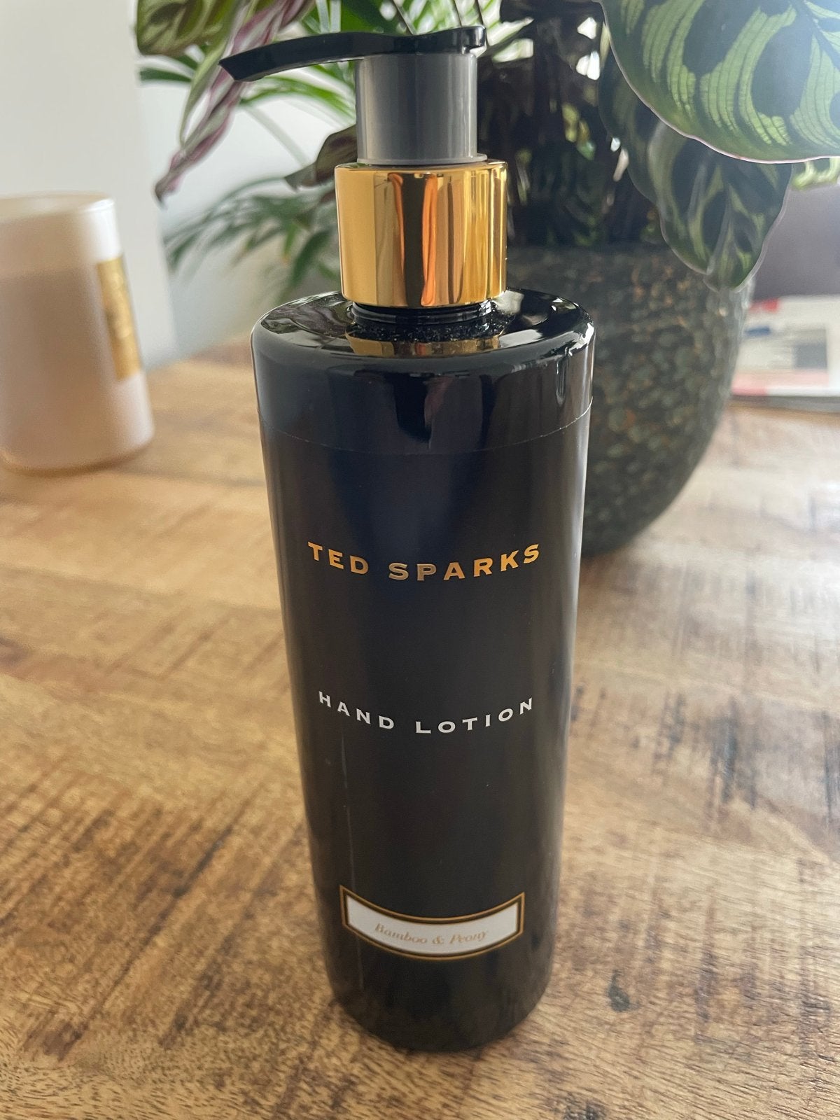 Nieuwe Ted Sparks Hand Lotion Bamboo & Peony 390ml, Ophalen of Verzenden, Nieuw, Bodylotion, Crème of Olie