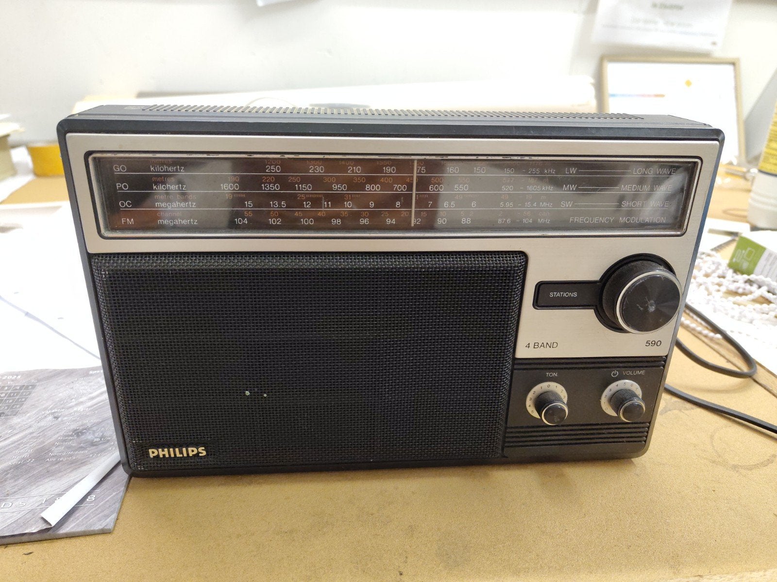 Oude draagbare Philips radio, Antiek en Kunst, Ophalen of Verzenden