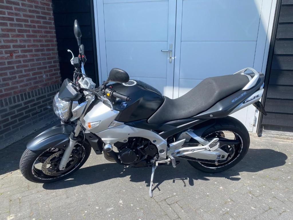Suzuki GSR600 | 2006 | Naked Bike, Motoren, Motoren | Suzuki, Particulier, Naked bike, meer dan 35 kW, 4 cilinders, Motorrijbewijs A