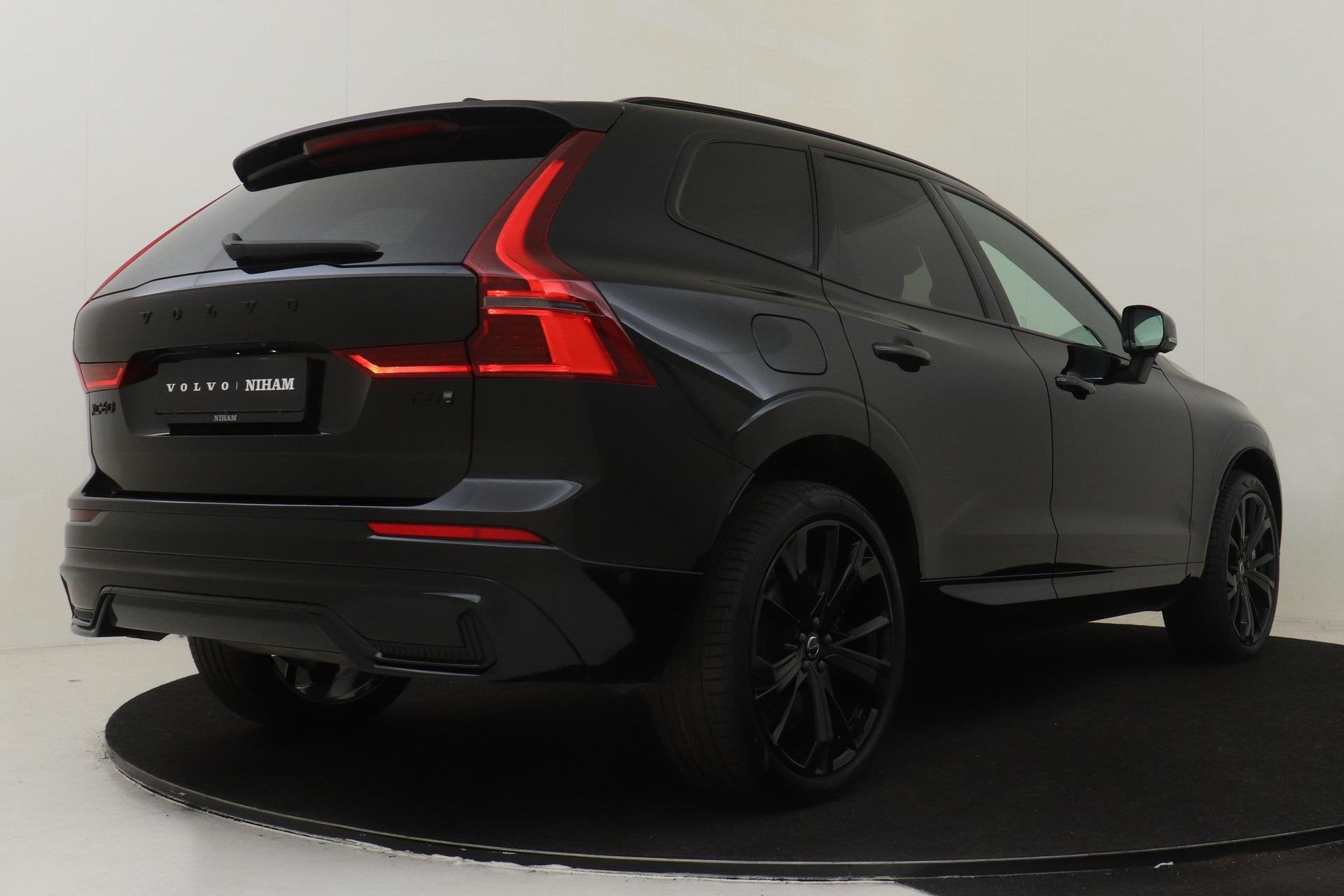 Volvo XC60 II T6 PLUG-IN HYBRID AWD ULTRA BLACK EDITION -PAN, Automaat, 12 maanden, Lichtsensor, Gebruikt
