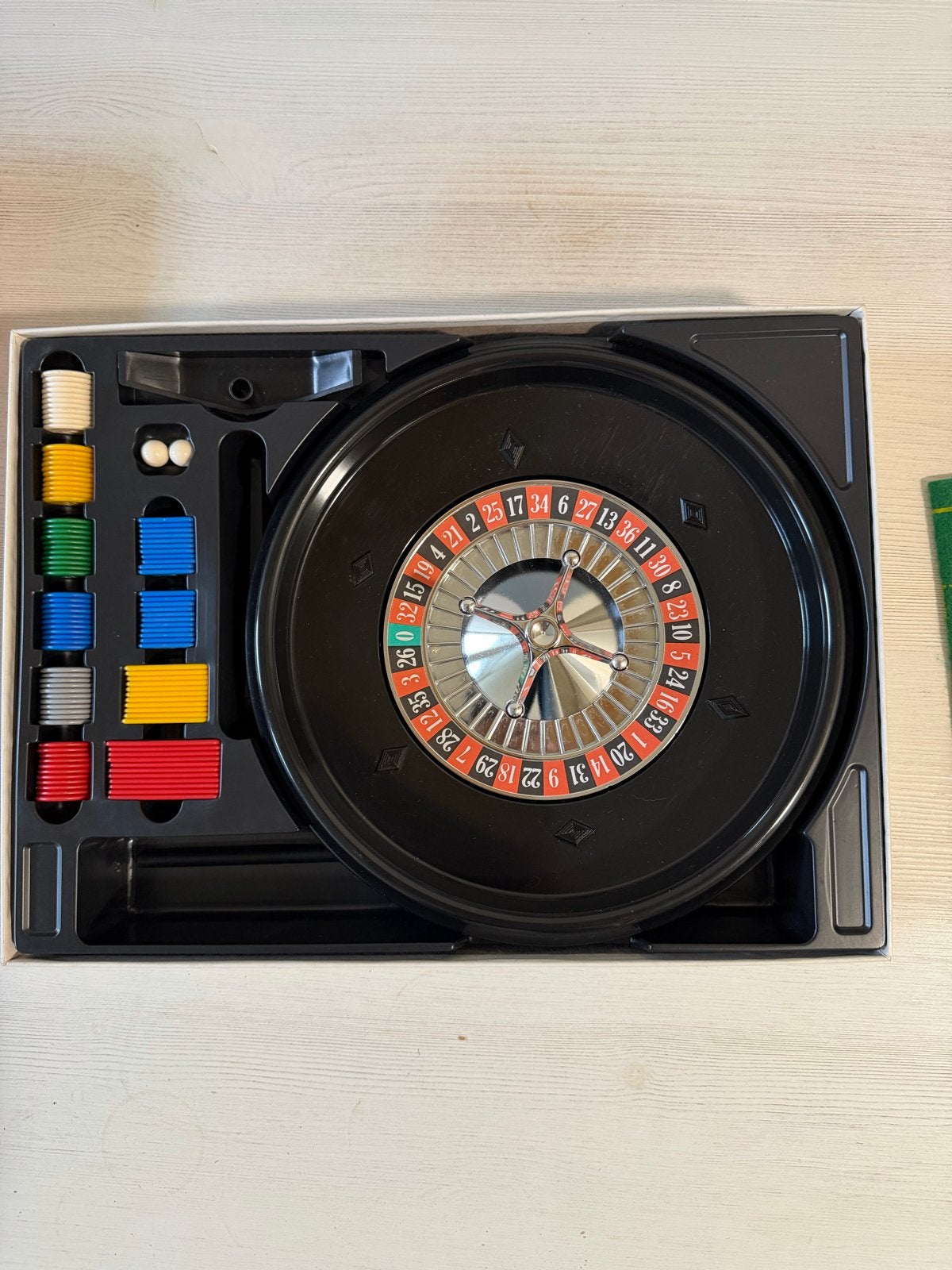 Roulette Spel - Compleet met Wiel, Mat en Fiches, Drie of vier spelers, Ophalen of Verzenden, Gebruikt