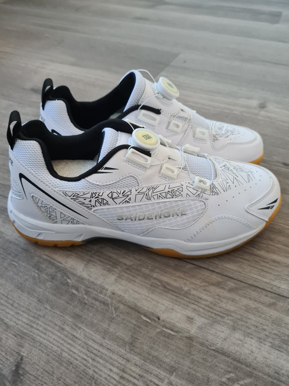 Sportschoenen maat 41, Sport en Fitness, Ophalen, Zo goed als nieuw, Schoenen, Overige merken