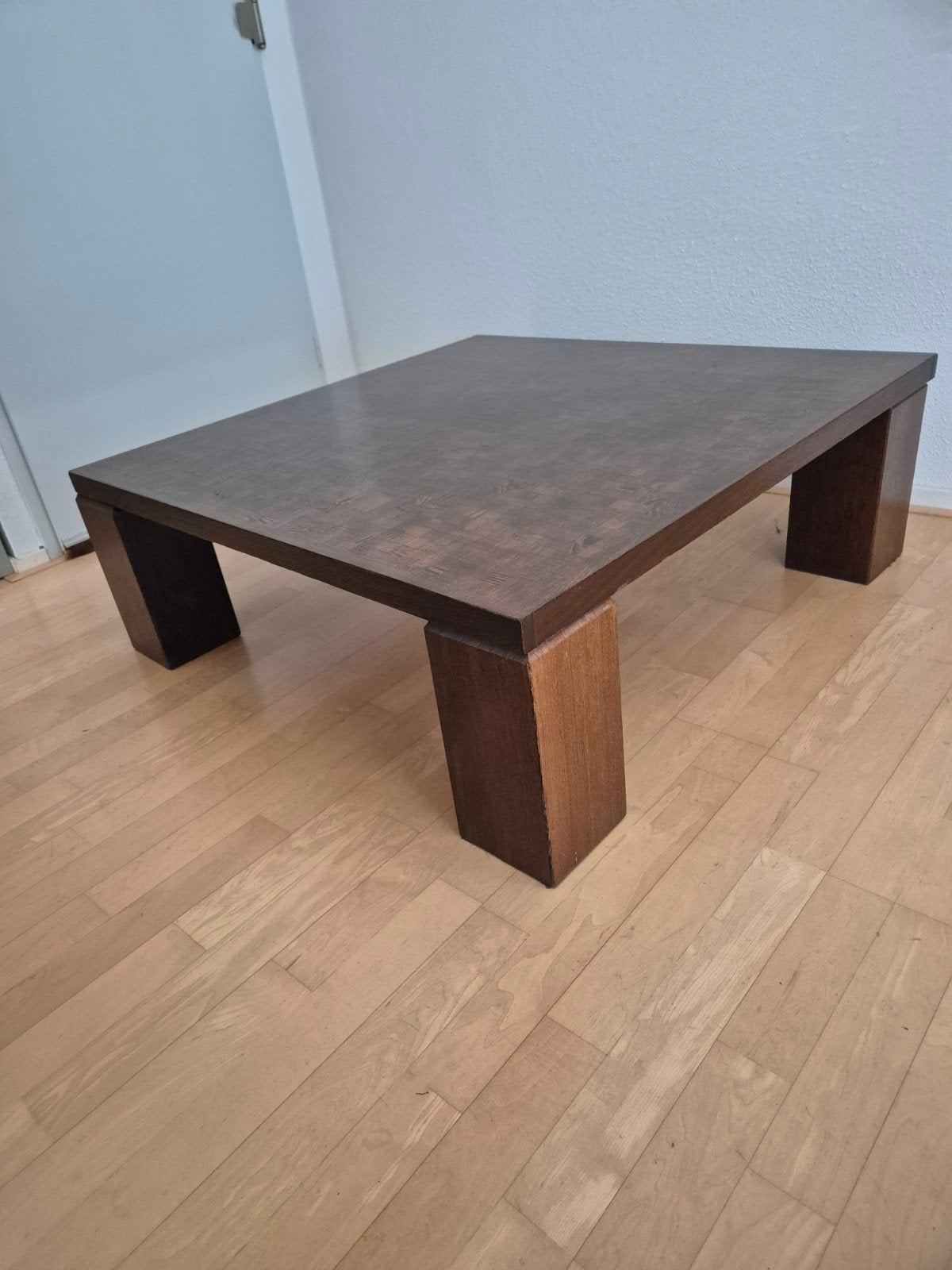 Robuuste vierkante salontafel van donker hout, Ophalen, 50 tot 100 cm, Vierkant, 50 tot 100 cm
