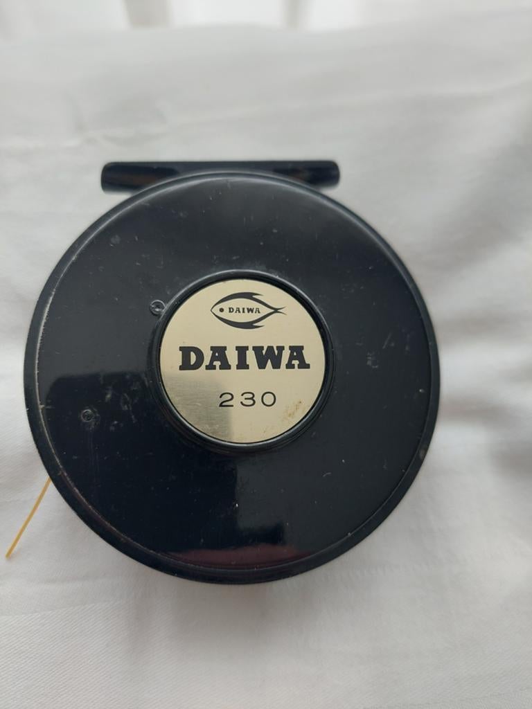 Daiwa Vliegreel 230 Classic met Hardy Bros Pouch, Ophalen of Verzenden, Gebruikt, Molen