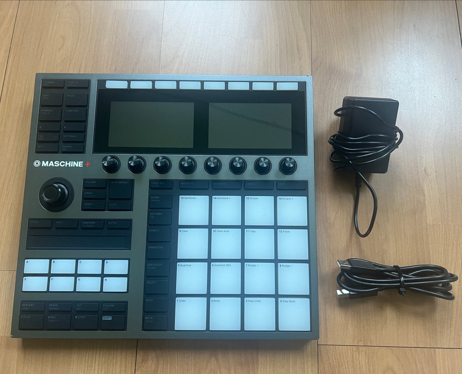 Native Instruments Maschine+ (Plus) - Standalone Productie, Overige merken, Zo goed als nieuw, Met midi-aansluiting, Overige aantallen