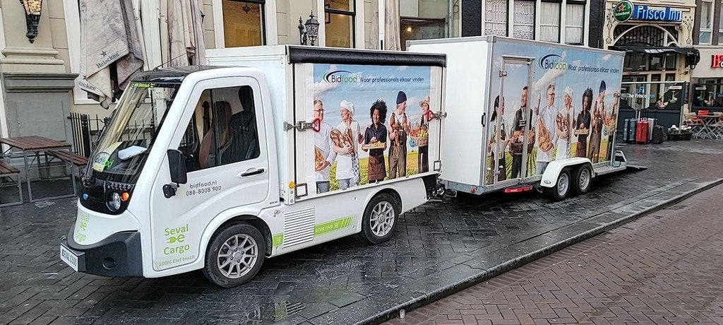 100% elektrische wiptrailer combinatie 15 m3 1500 kg, Achterwielaandrijving, Gebruikt, Wit, Origineel Nederlands