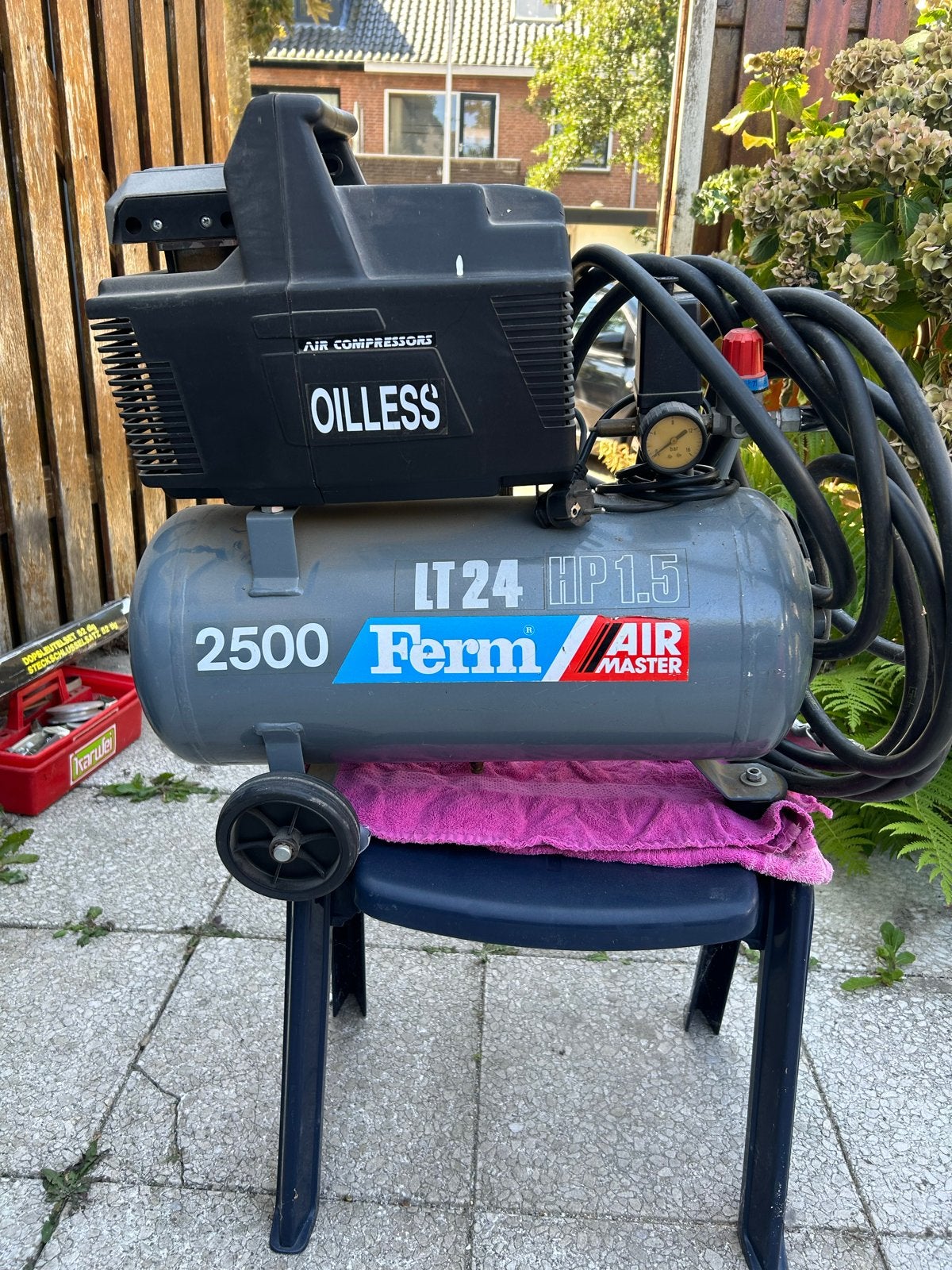 Ferm Air Master LT 24 HP 1.5 Oilless Compressor, Ophalen, Gebruikt, 6 tot 10 bar
