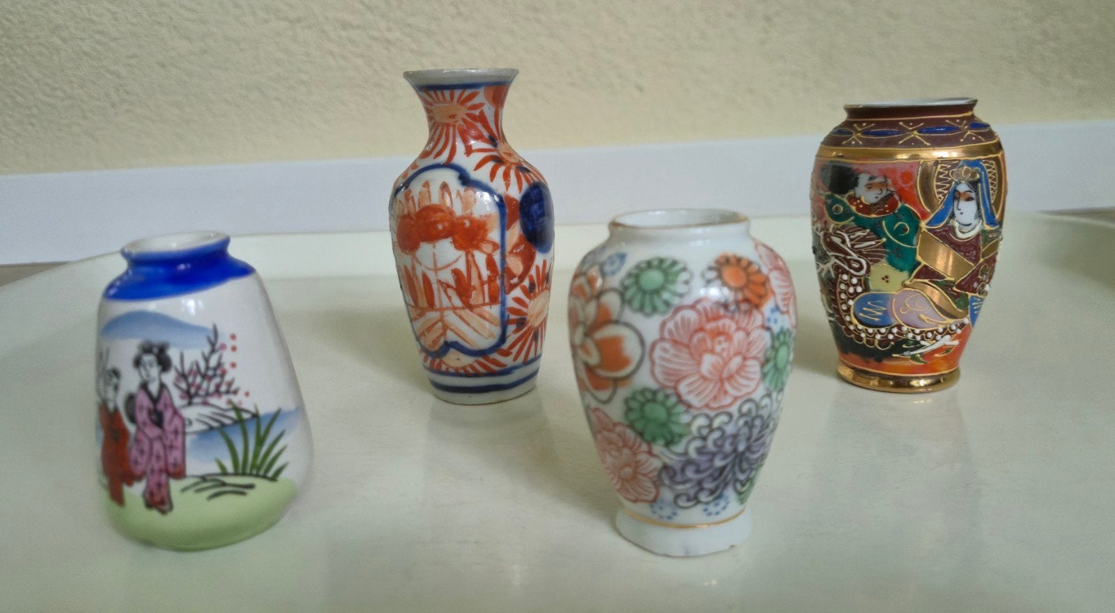 Antieke porseleinen Japanse miniatuur vaasjes, Antiek en Kunst, Ophalen of Verzenden