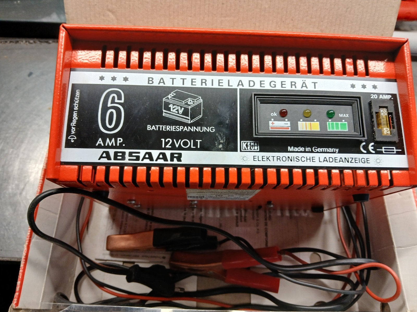 Absaar Acculader 6 Amp 12 Volt - Made in Germany, Ophalen, Gebruikt