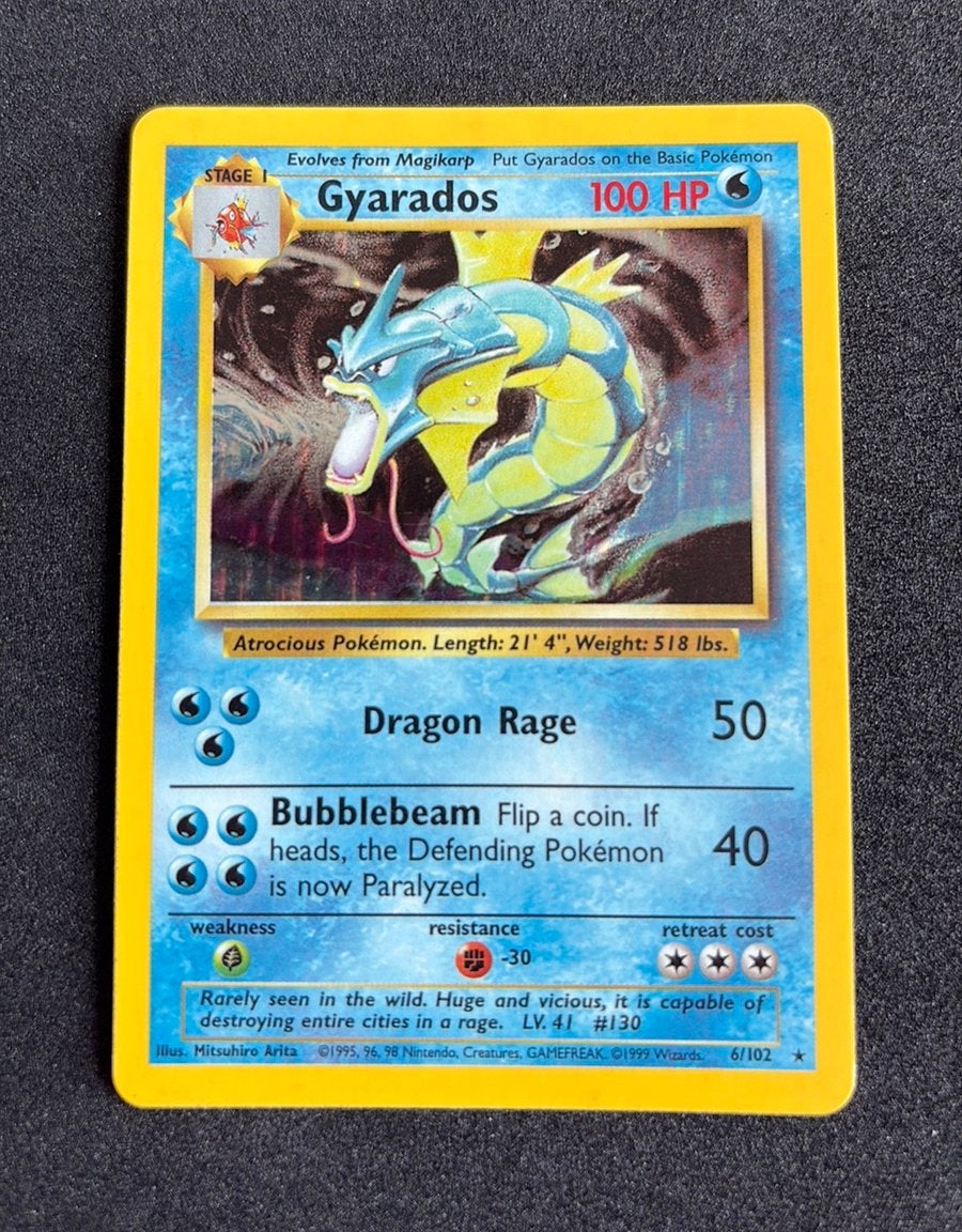 Gyarados base set 6/102, Hobby en Vrije tijd, Verzamelkaartspellen | Pokémon, Ophalen of Verzenden, Zo goed als nieuw, Losse kaart