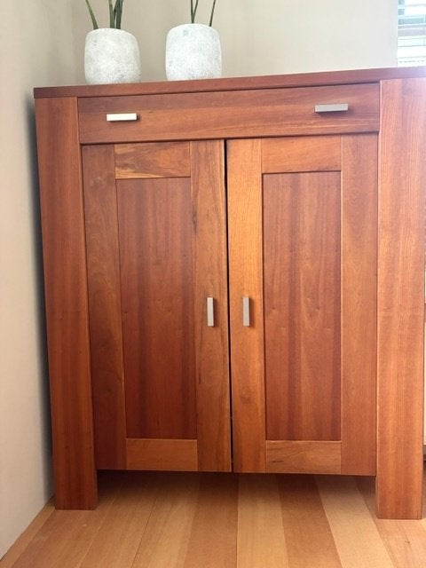 Kersenhouten wandkast, Ophalen, Gebruikt, 100 tot 150 cm, Met lade(s)
