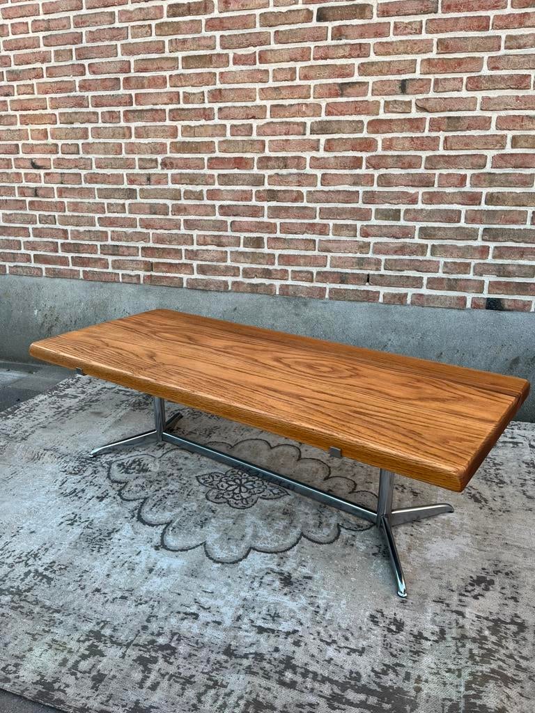 Vintage mid century salontafel, met een massief eiken blad, Gebruikt, 50 tot 75 cm, Ophalen of Verzenden, Rechthoekig