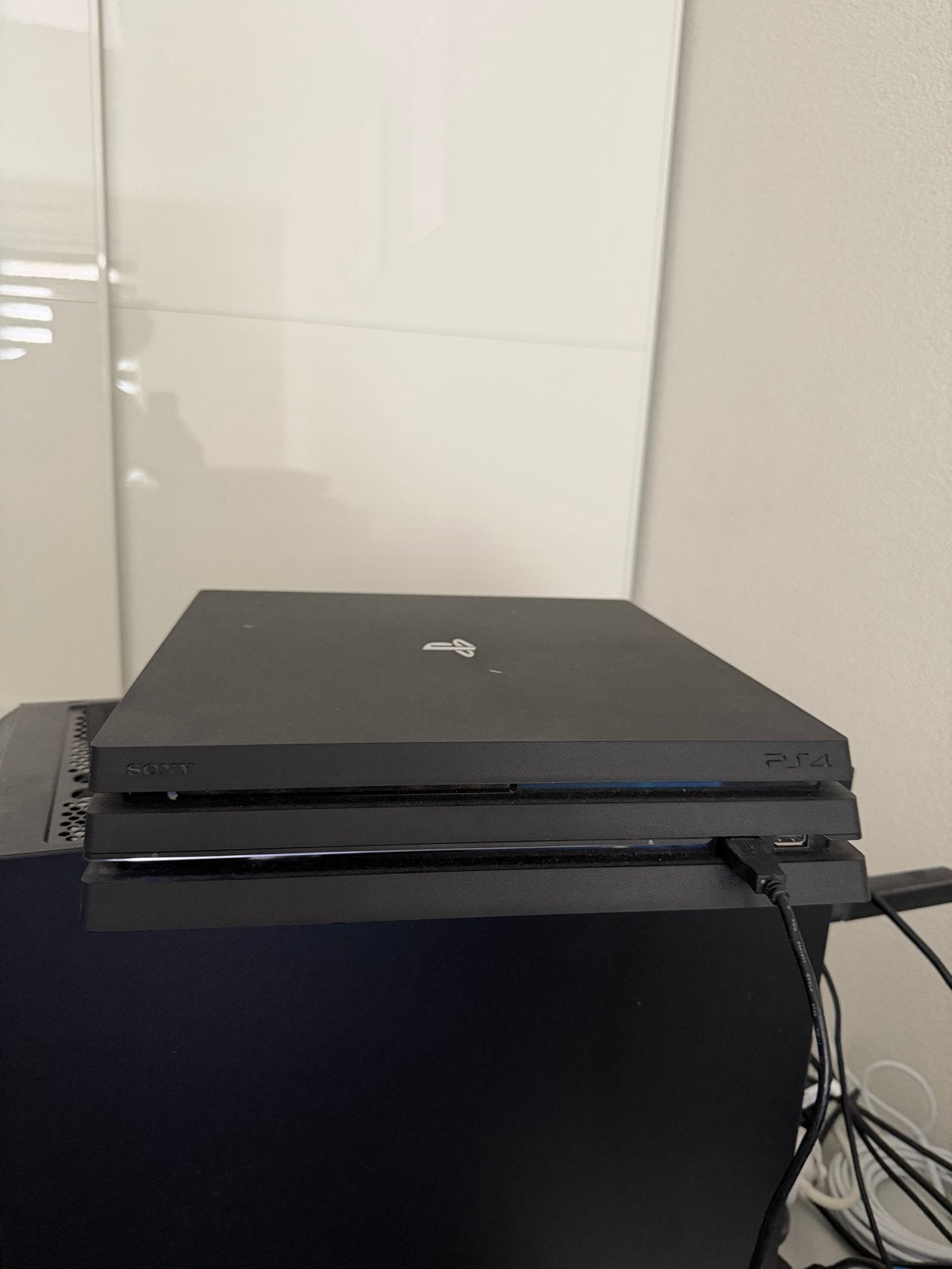Sony PlayStation 4 Pro 1TB Zwart, Spelcomputers en Games, Spelcomputers | Sony PlayStation 4, Ophalen of Verzenden, Zo goed als nieuw