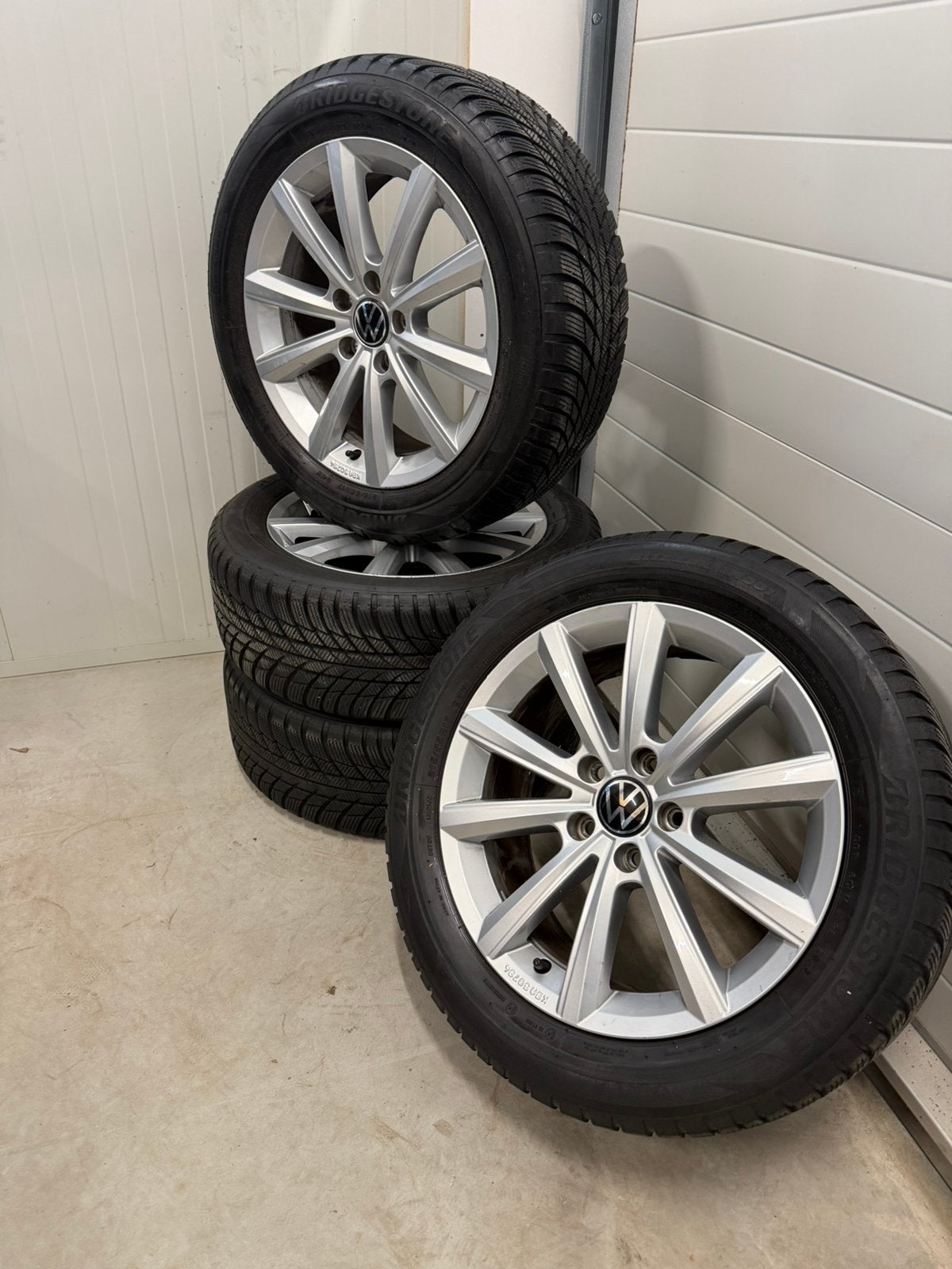 Originele vw Skoda audi velgen 17 inch winterbanden 5x112, Ophalen, Winterbanden, Banden en Velgen